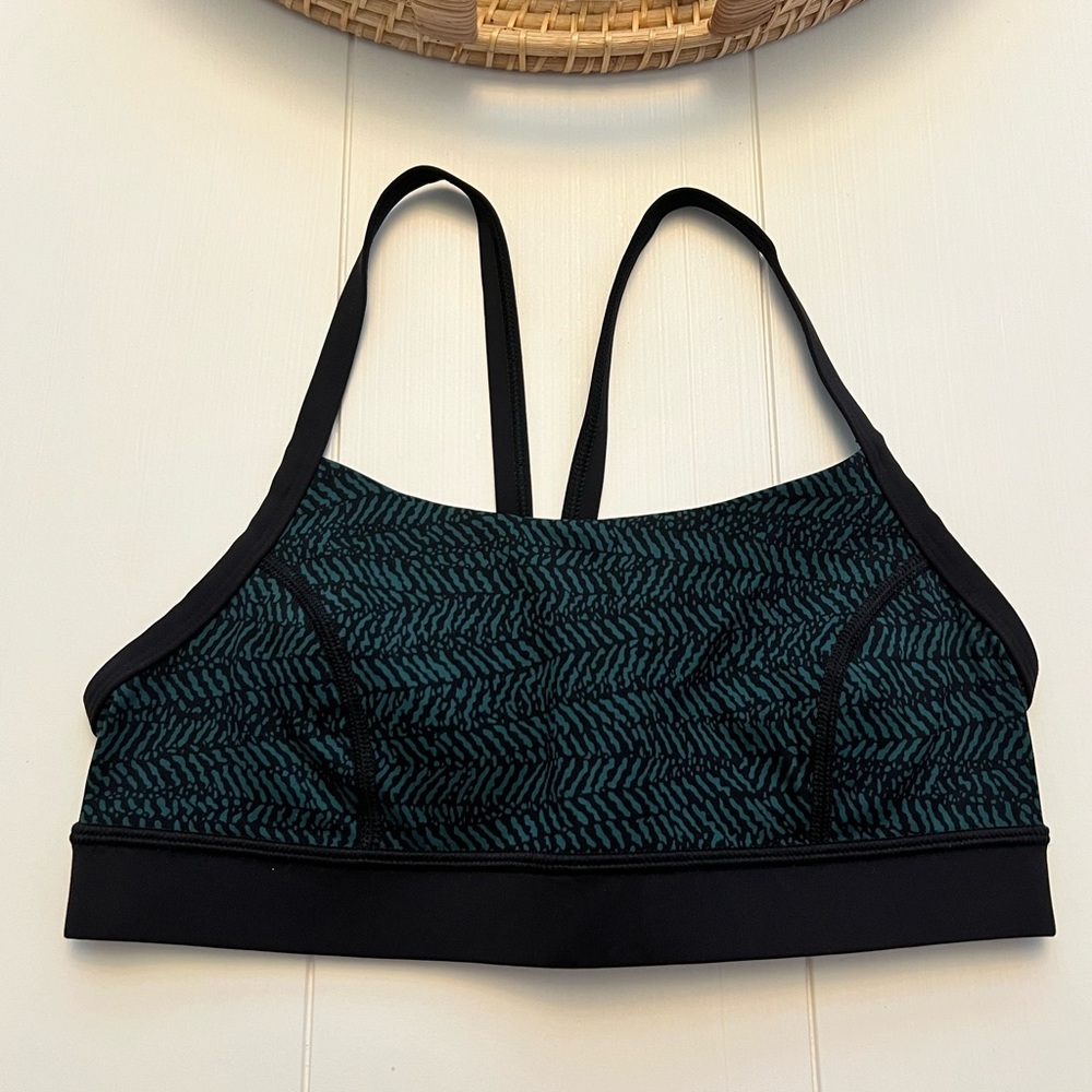 Lululemon Sports Bra, size 6